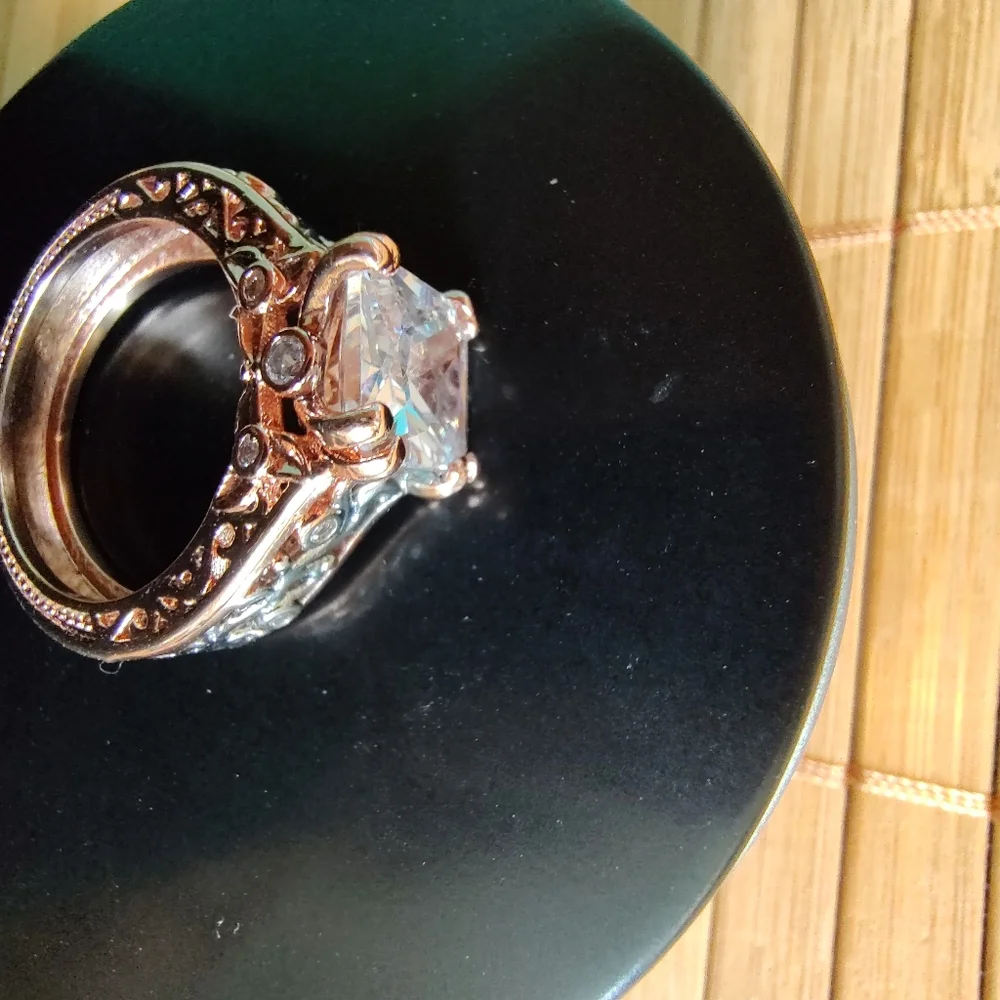 CZ ring. Rose gold and silver toned filigree. Size 8 - Picture 11 of 13